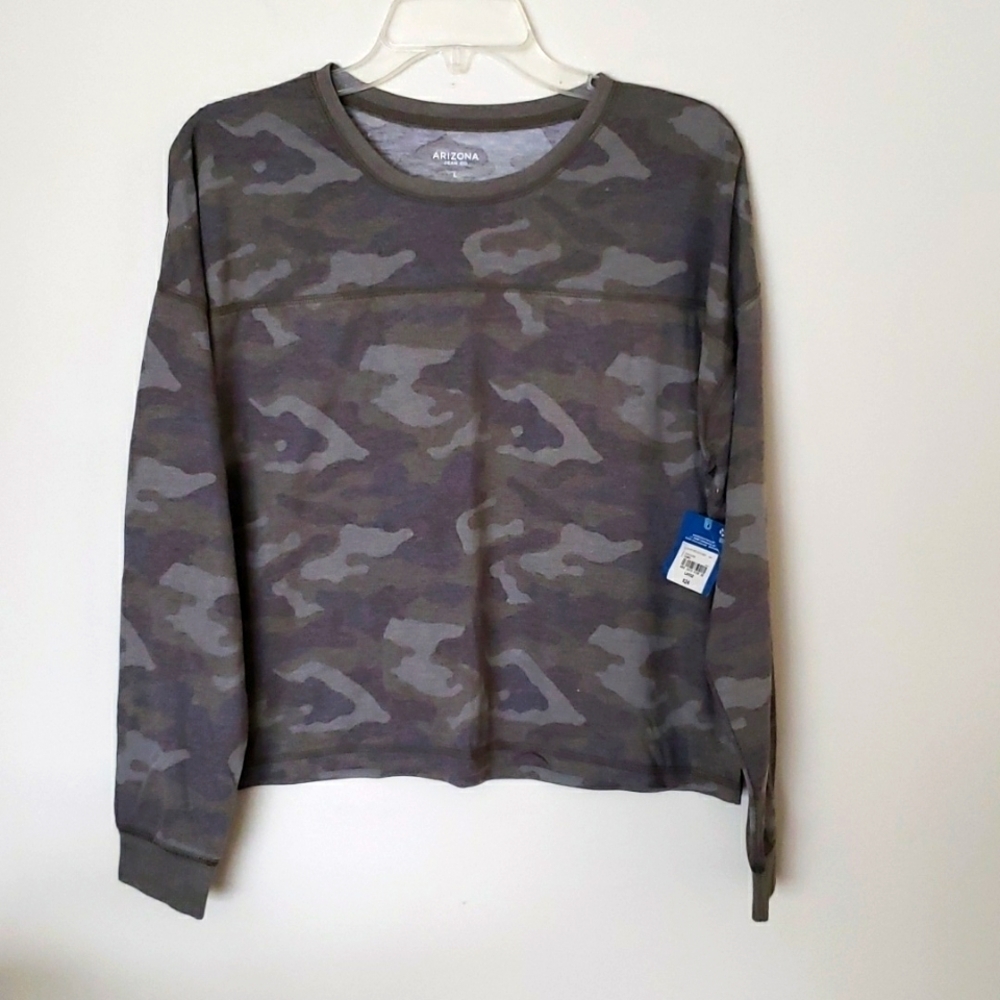 Arizona camo cropped long sleeve tee shirt.